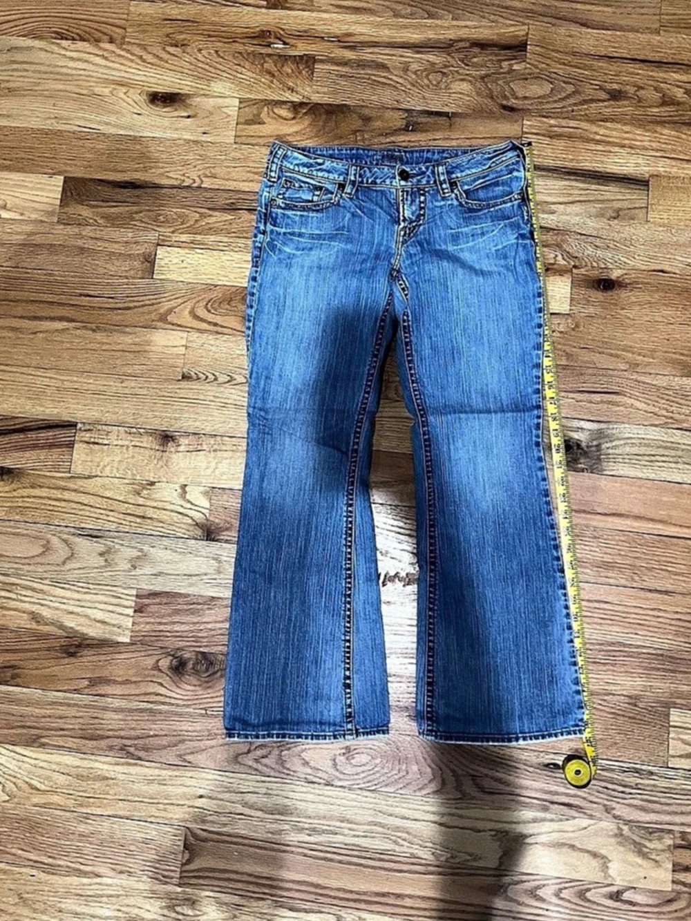 Silver Jeans Co. Aiko low Rise Bootcut Jeans. Blue Boot Cut Jeans